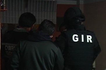 Cuatro personas fueron detenidas presuntamente por integrar un red de pornografía