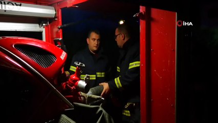 - Kıbrıs'ta Cadde Ve Sokakları Su Bastı