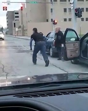 Un road rage complètement dingue... Du jamais vu