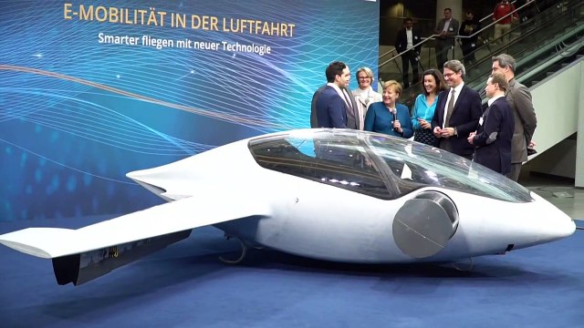 Merkel auf Digitalgipfel: Mensch muss im Mittelpunkt stehen