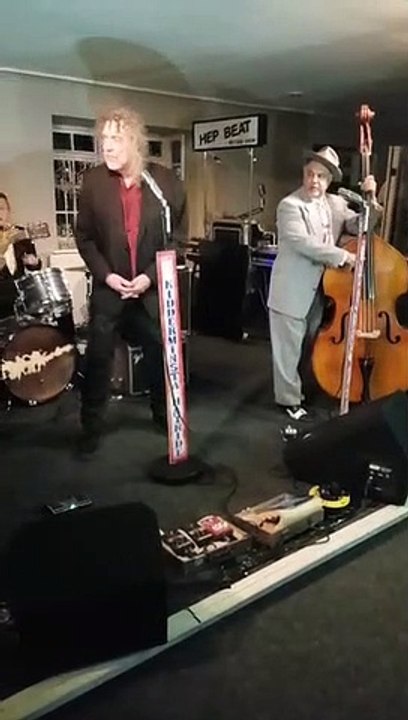 Robert Plant sings with the  Hayriders  (full video 2018)