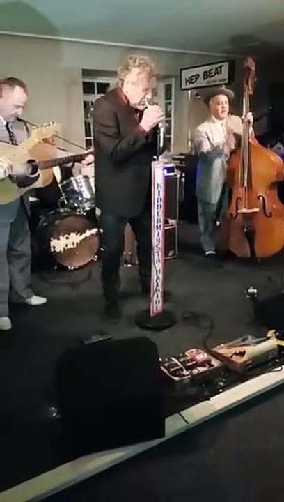 Robert Plant sings 3 Elvis Songs with the  Hayriders  2018