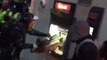 Des casseurs attaquent un distributeur de billets avec une disqueuse