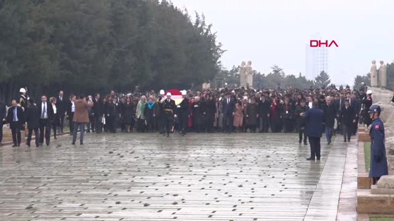 Ankara Bakan Selçuk, Kadınlarla Anıtkabir'i Ziyaret Etti
