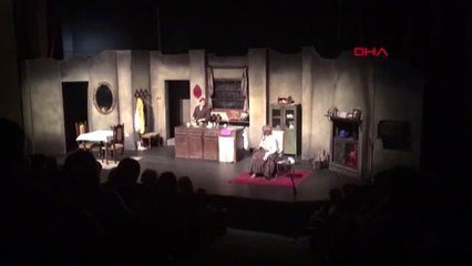 Muğla Sumru Yavrucuk Rol Aldığı Oyunda Hastanelik Oldu