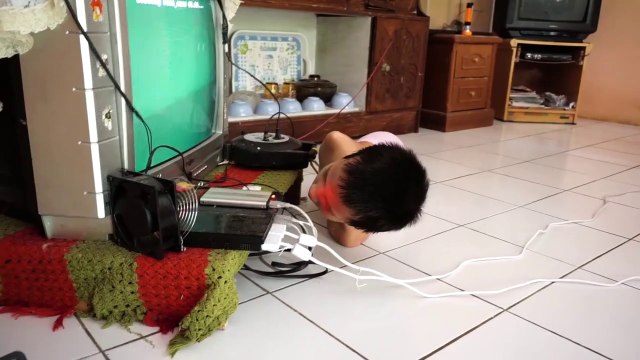 Il est né sans bras et jambes et joue quand même aux jeux vidéo