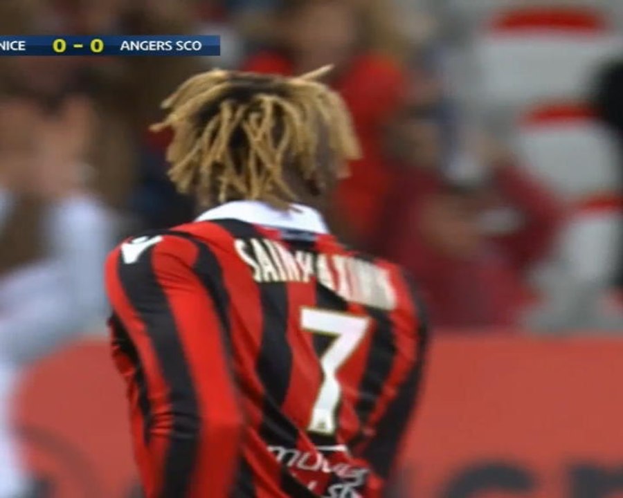 لقطة: الدوري الفرنسي: تقنيّة الفيديو "تحوّل" بطاقة بوتيل الصفراء إلى حمراء