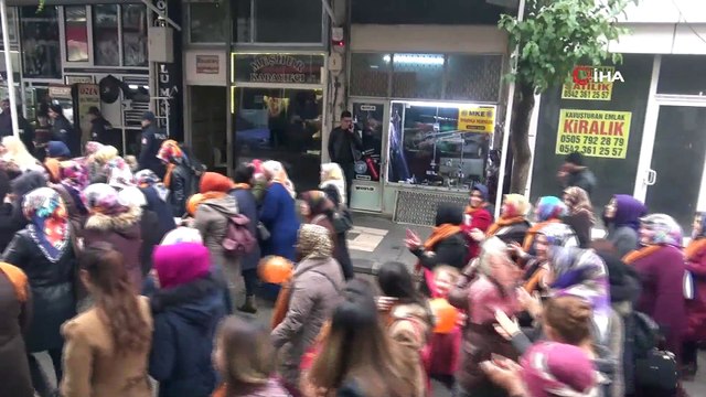 Kilis'te kadınlar 'şiddete hayır' diyerek meydanlara indi