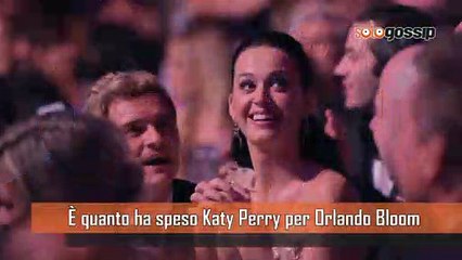 Clamoroso, Katy Perry “compra” all’asta il fidanzato Orlando Bloom