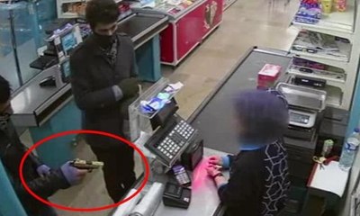 İstanbul'da silahlı soygun dehşeti kamerada