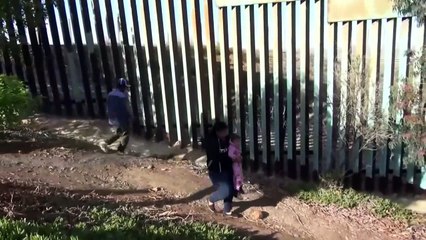 US border patrols arrest mother and daughter after crossing