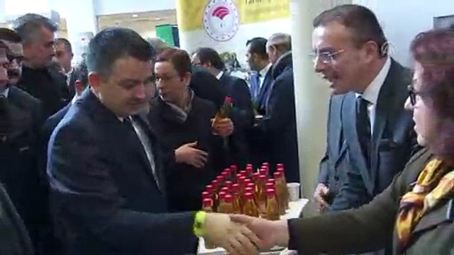 Bakan Pakdemirli, '5 Aralık Dünya Toprak Günü' için hazırlanan standları gezdi - ANKARA