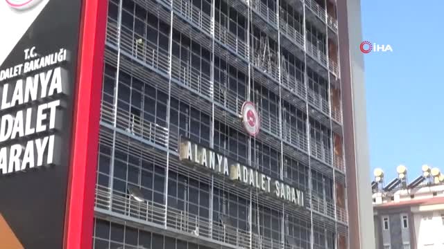 Kendisini 'Emniyet Müdürü' Diye Tanıtıp Dolandırıcılık Yapan Şüpheli Yakalandı