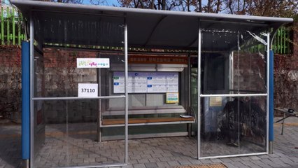 [인천] 미추홀구 버스정류장 21곳 투명 바람막이 설치 / YTN