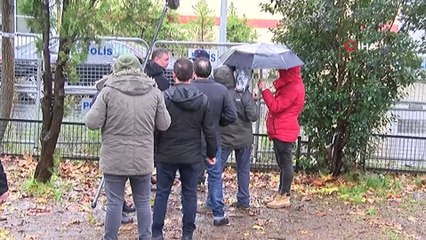 Ünlü oyuncu Sean Penn, Suudi Konsolosluğu'nda