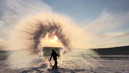 Extrém hideg Kínában: Forró víz azonnal megfagy a levegőben ❄️