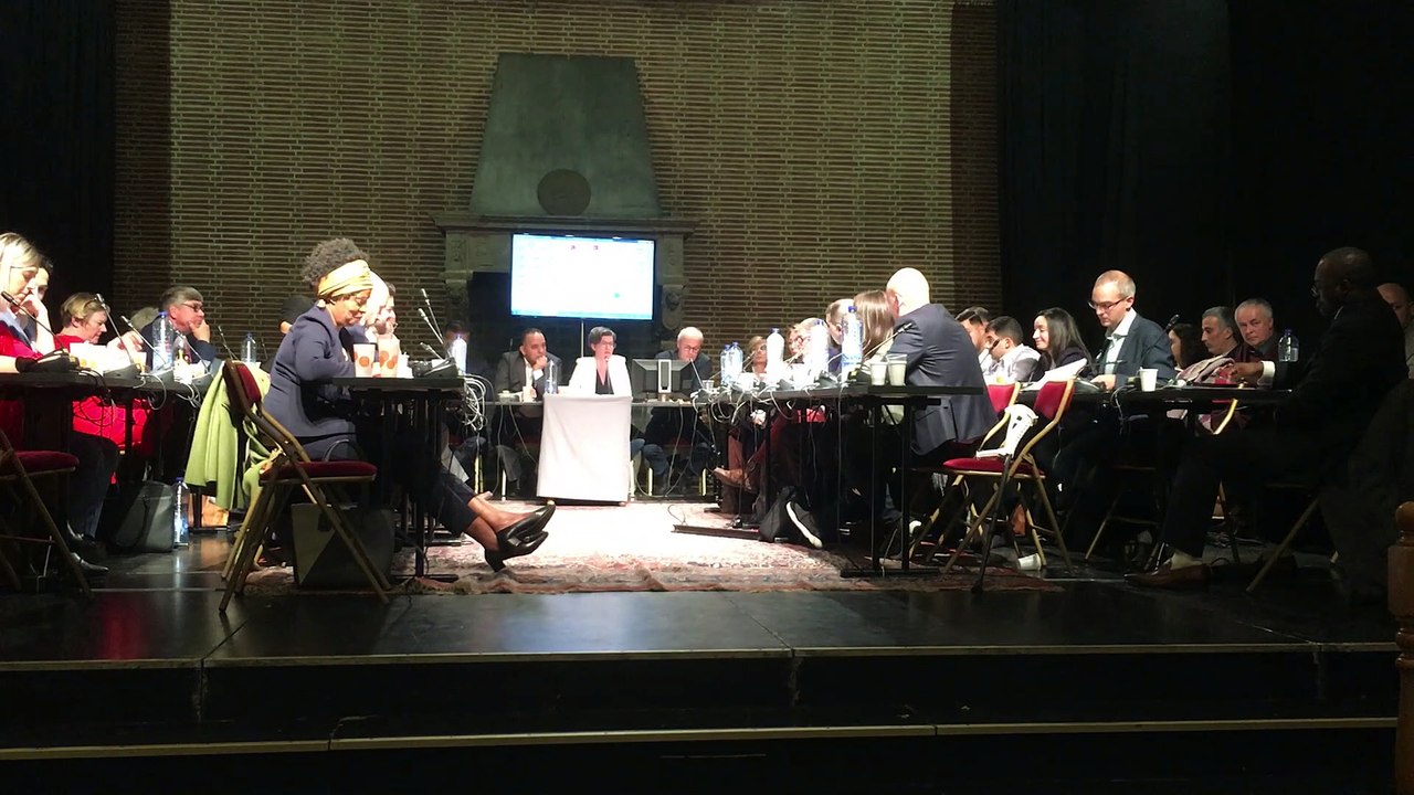 Molenbeek: Catherine Moureaux se frite avec l'opposition lors du premier conseil communal