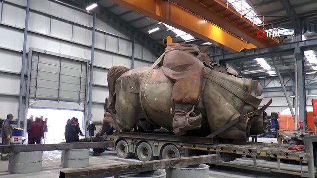 Bolu’da, Köroğlu Parkı’na konulacak dev Köroğlu heykelinin montajına başlandı