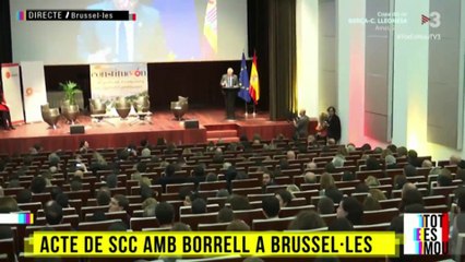 Adrià Carrasco irromp en un parlament de Borrell