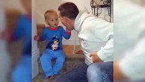 La réaction de cet enfant quand son papa lui mange son bonbon est mythique