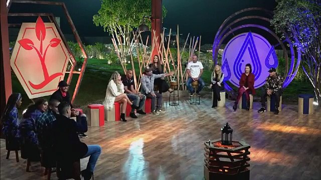Décimo peão eliminado de A Fazenda 10, o Sertanejo conta para Flavia Viana suas experiência no reality e responde as perguntas dos internautas.
