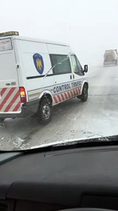 Traffic Control Car Has Hard Time on Ice