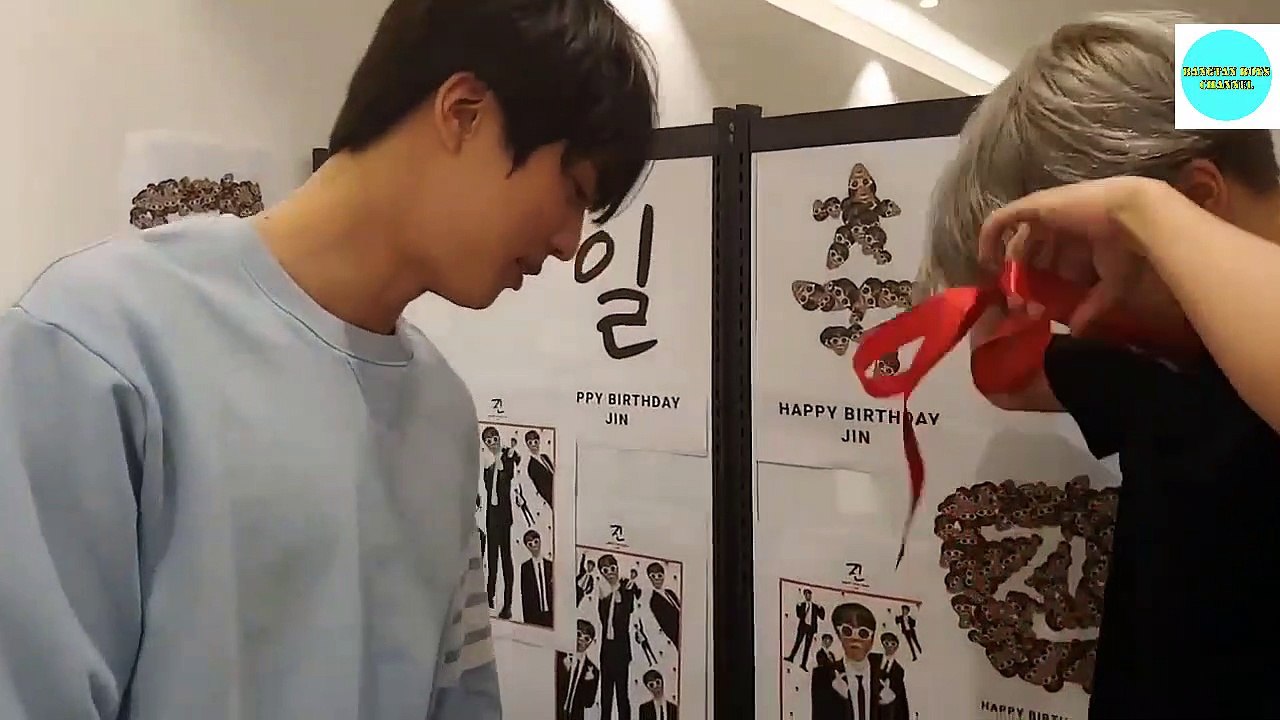 JinMinlove: Jimin gave himself Jin on Jin's birthday #HappyJinDay #HappybirthdayJin 20181204
