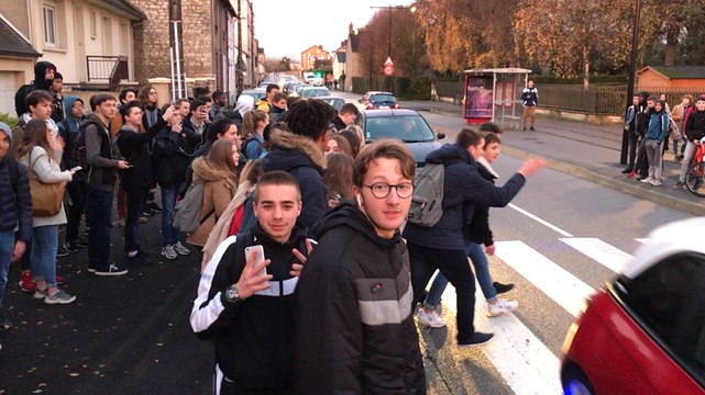 Alençon. Barrage filtrant devant le lycée Alain