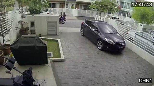 Femme vs Voleur de sac à main