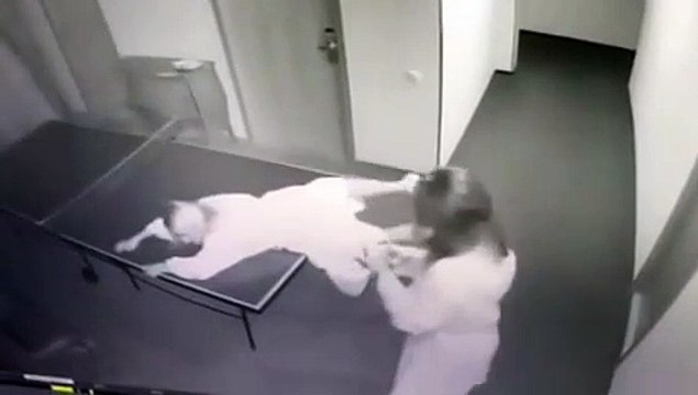 Selfie sur une table de ping-pong (Fail)