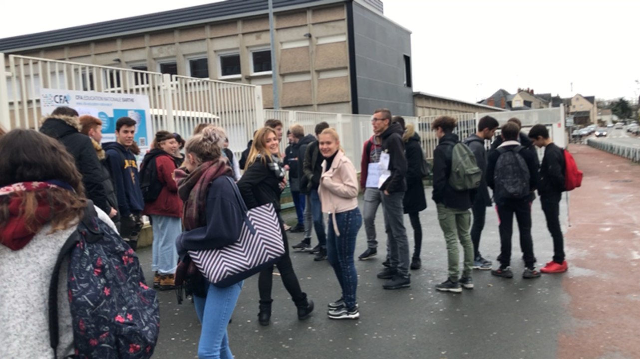 Les élèves du lycée Raphaël-Elizé de Sablé se mobilisent
