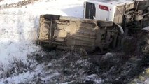 Kars'ta buzlanma kazalara neden oldu - KARS