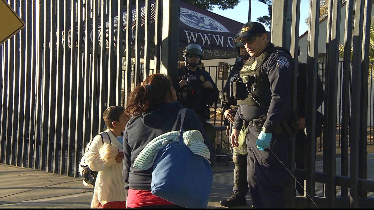 Mexico caravan: Thousands hopeful of reaching US