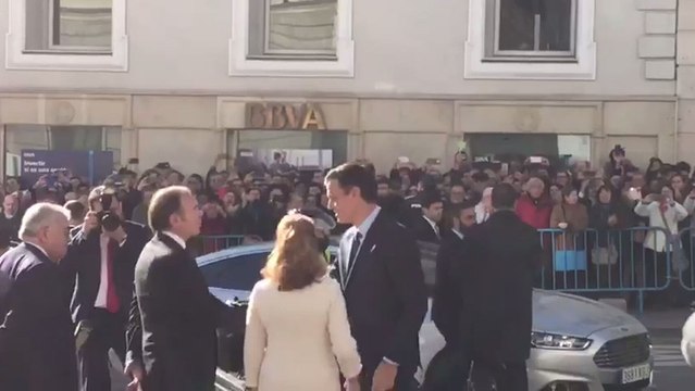 Abucheos y pìtos a Pedro Sánchez en la celebración del 6-D