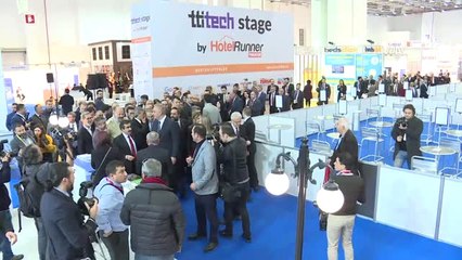 Bakan Ersoy, 12. Travel Turkey İzmir Turizm Fuarı'ndaki Stantları Gezdi