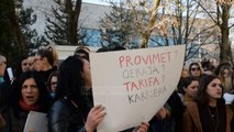 Tarifat e provimeve të bartura, studentët protestojnë edhe në Korçë - Top Channel Albania