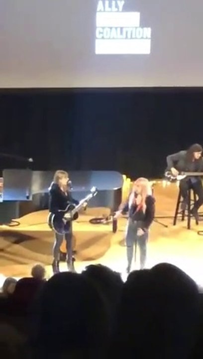 Taylor Swift’s Surprise Performance of ‘Delicate’ with Hayley Kiyoko