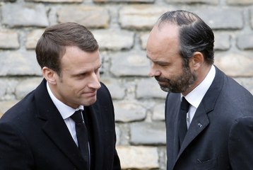 Les cotes de popularité de Macron et de Philippe en chute libre