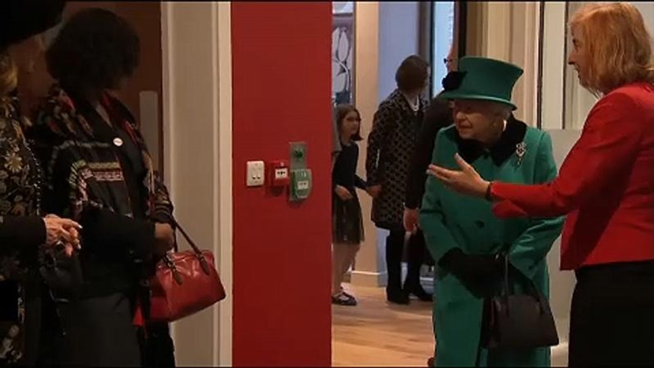 Ενθουσιασμό αλλά και φόβο προκάλεσε η Βασίλισσα...