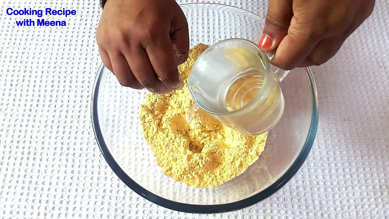 Makke ki Roti - मक्के की रोटी - Punjabi Style Makke Di Roti