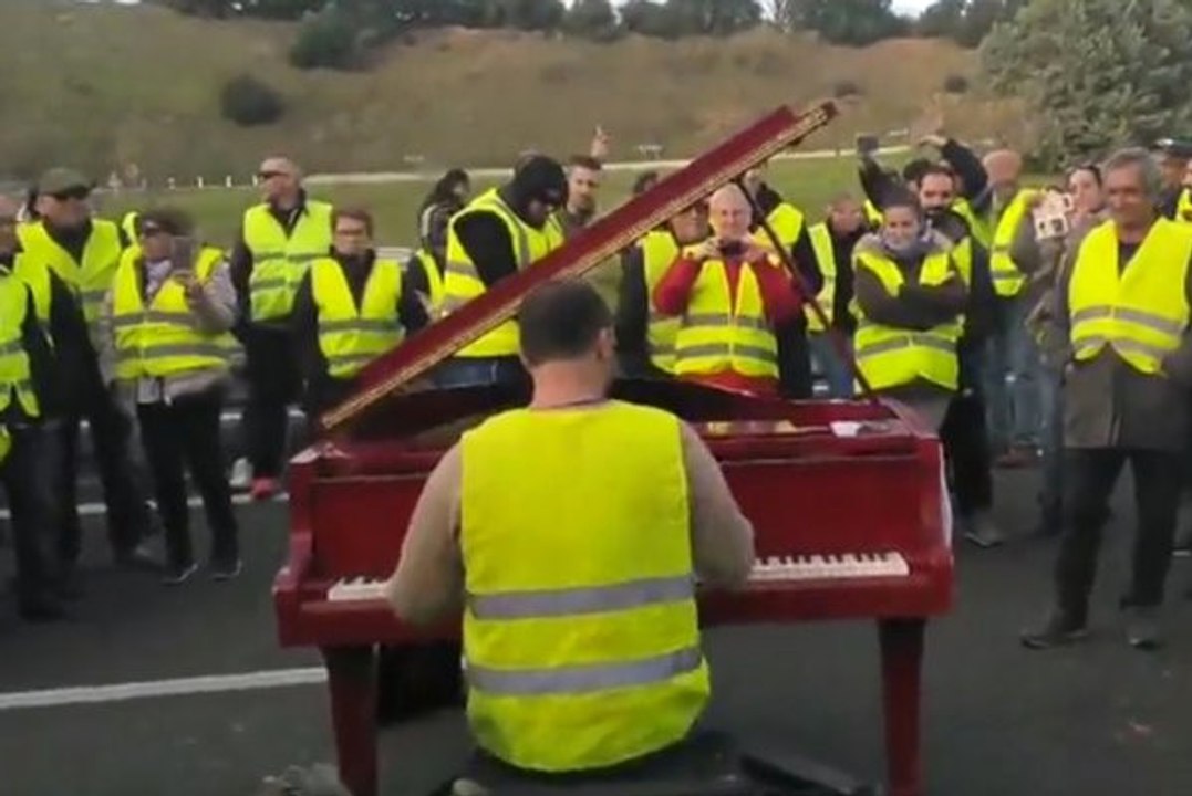 Fransa'daki Sarı Yelekliler, Türkiye'de Yaşanan Gezi Protestolarını Tekrarlıyor