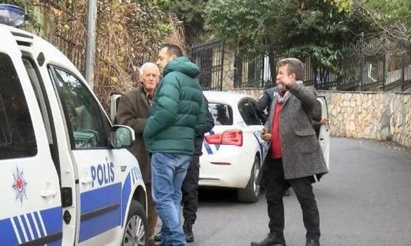 Zorla araca bindirip parasını aldıkları adamı yola attılar