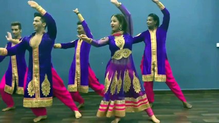 ankh mare ho ladka ankh mare dance vidro