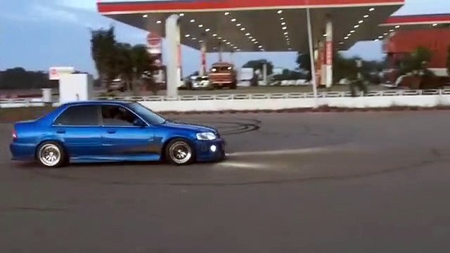 Pimped Honda civic Drifting