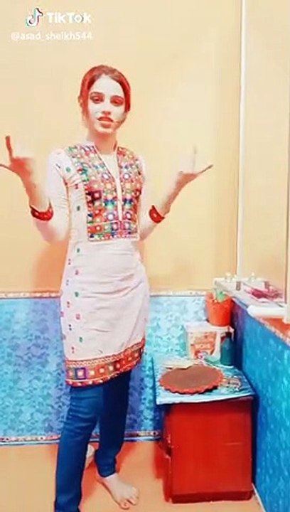 aik hath idhr doja idhr chala bacha