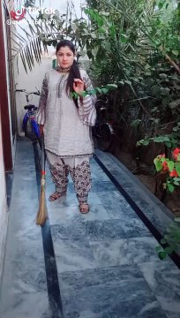 aik lat rakhni ahhh dujhi ahhh tah chal mera putar - lolzzz