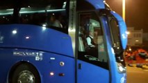 Betis - Racing: Llegada del autobús del Racing al Benito Villamarín (Copa del Rey)