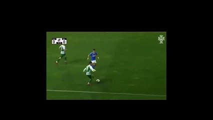 Tiago André incredible overhead kick goal for Rio Ave U23