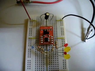 Placa de desenvolvimento PICcell: Demonstração com quatro LEDs