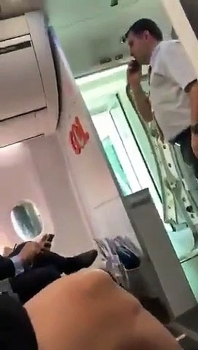 Ricardo Lewandowski é hostilizado